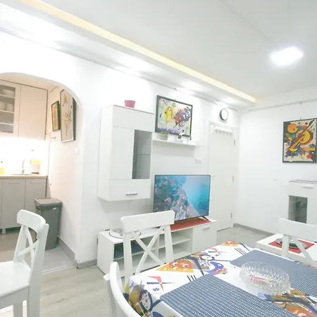 Kandinsky Business With Workspace In Belgrade, Serbia Apartment