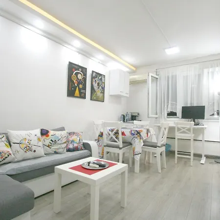 Kandinsky Business With Workspace In Belgrade, Serbia Apartment